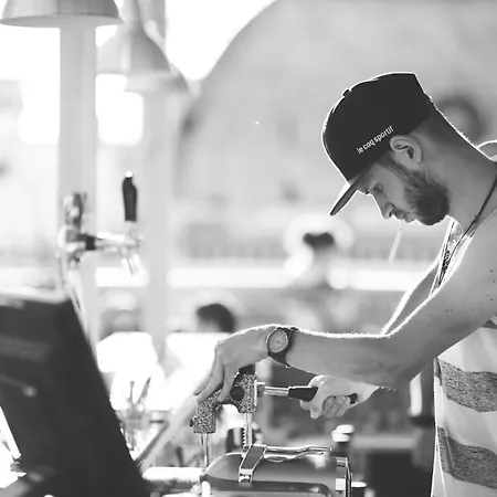 Pura Vida Sky Bar & Хостел